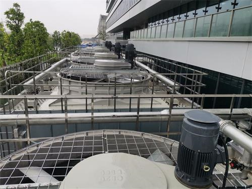 根據(jù)什么計(jì)算閉式冷卻塔的補(bǔ)水量？(北京閉式冷卻塔補(bǔ)